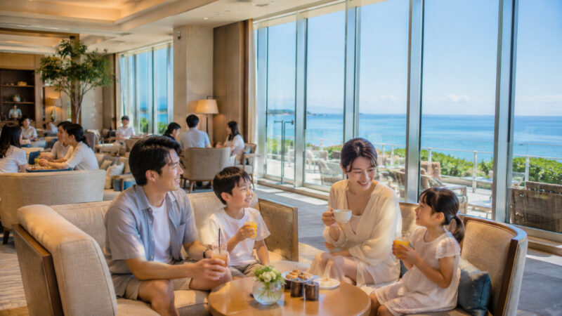 大分 家族旅行 海が見えるホテルラウンジ イメージ